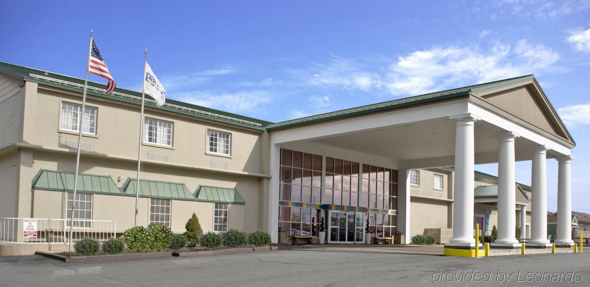 Park Inn By Radisson Harrisburg West Меканиксбърг Екстериор снимка