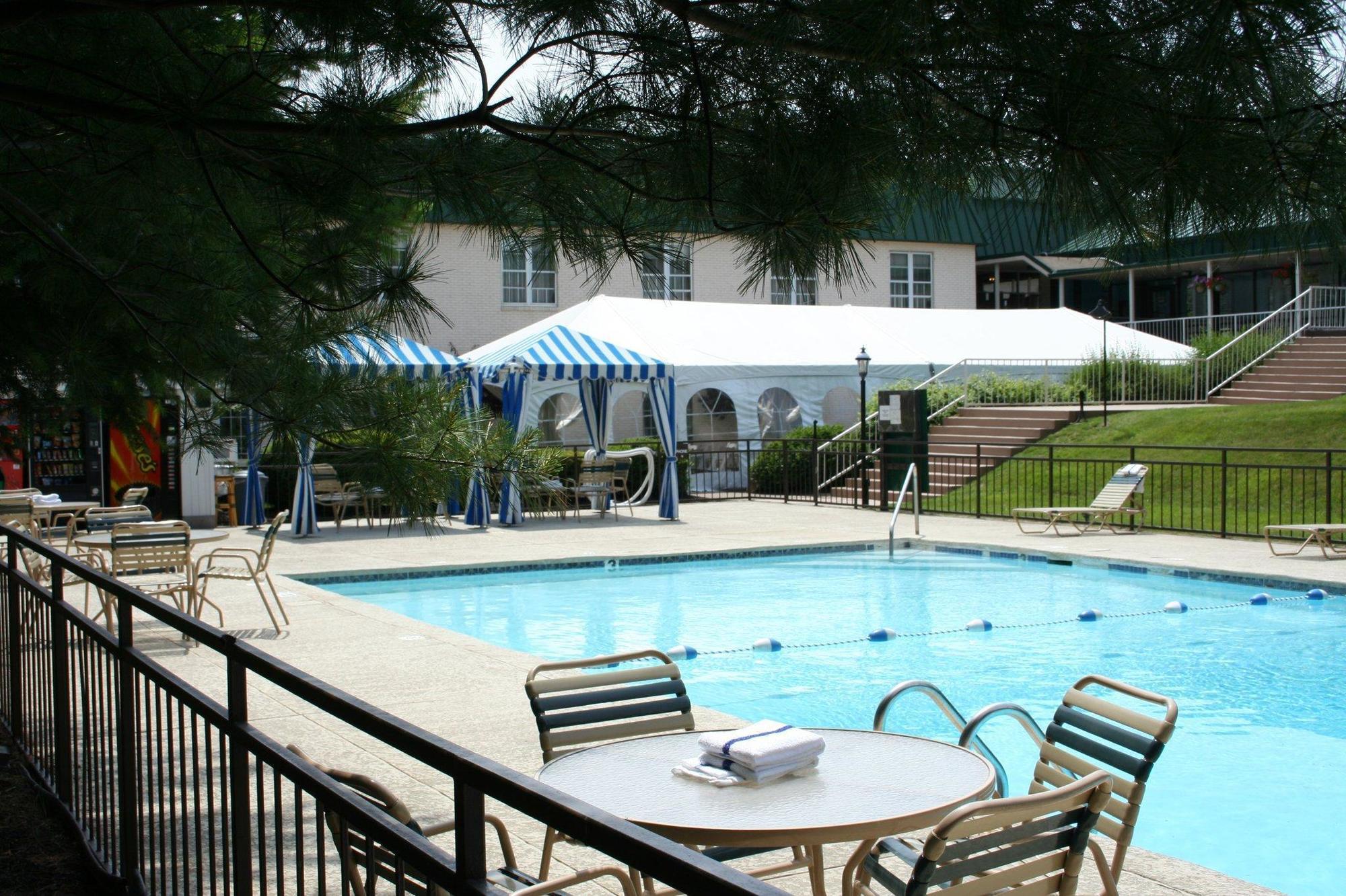 Park Inn By Radisson Harrisburg West Меканиксбърг Екстериор снимка