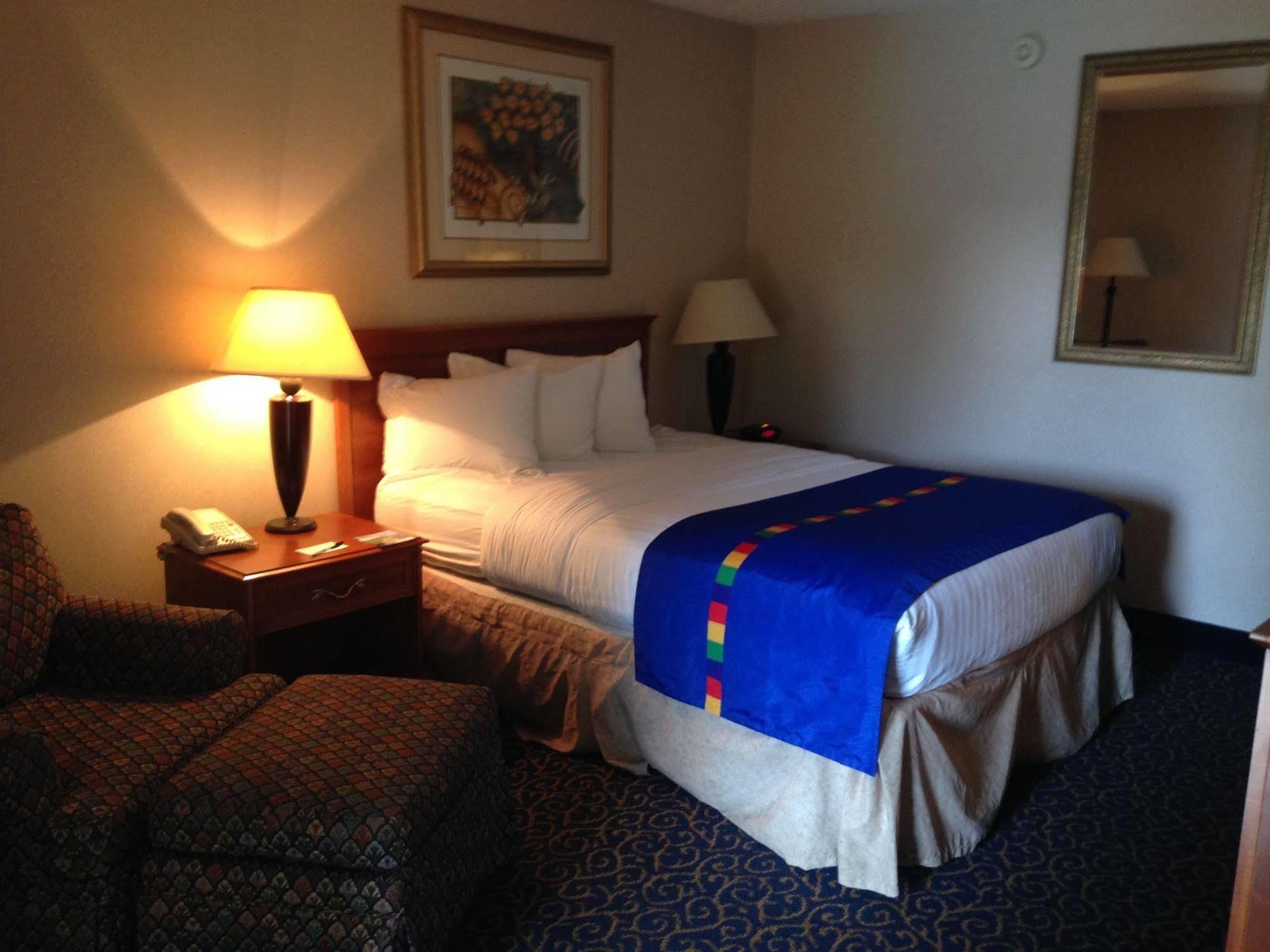 Park Inn By Radisson Harrisburg West Меканиксбърг Екстериор снимка