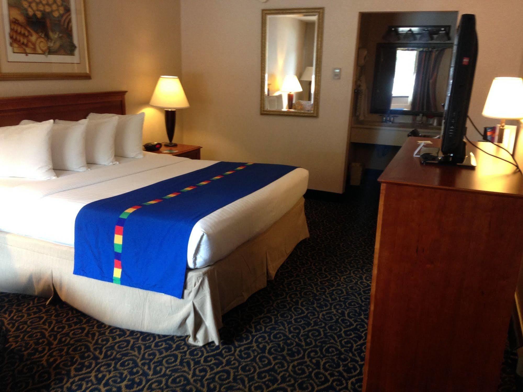 Park Inn By Radisson Harrisburg West Меканиксбърг Екстериор снимка